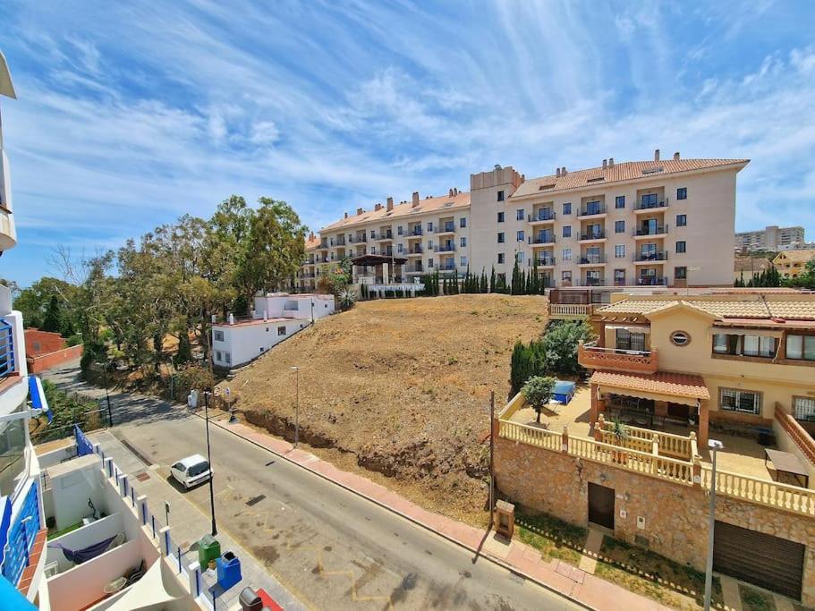 Acogedor Piso Con Terraza Y Parking! Apartment Benalmádena Exterior photo