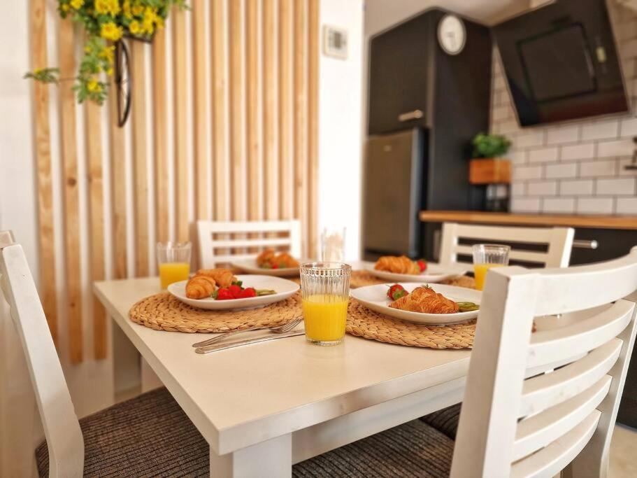 Acogedor Piso Con Terraza Y Parking! Apartment Benalmádena Exterior photo
