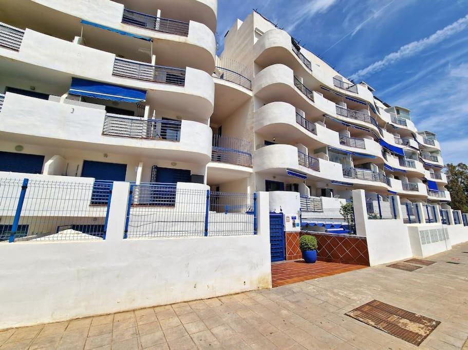 Acogedor Piso Con Terraza Y Parking! Apartment Benalmádena Exterior photo